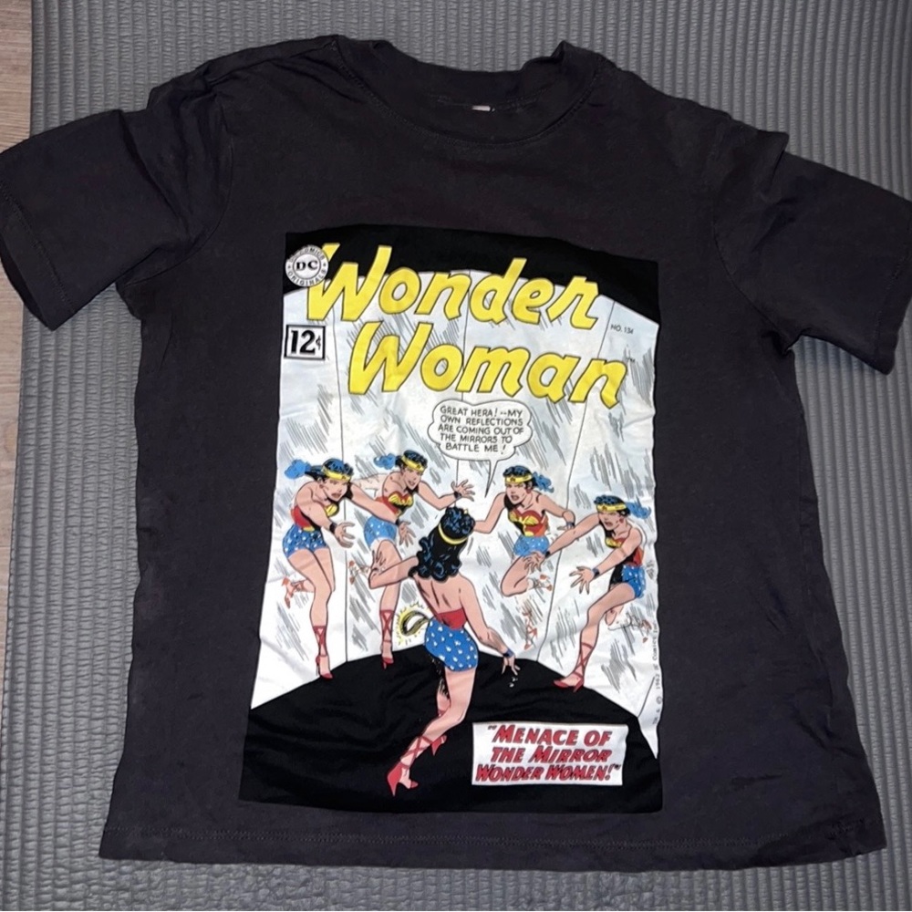 H&M Wonder Woman Graphic Tee Sz XS